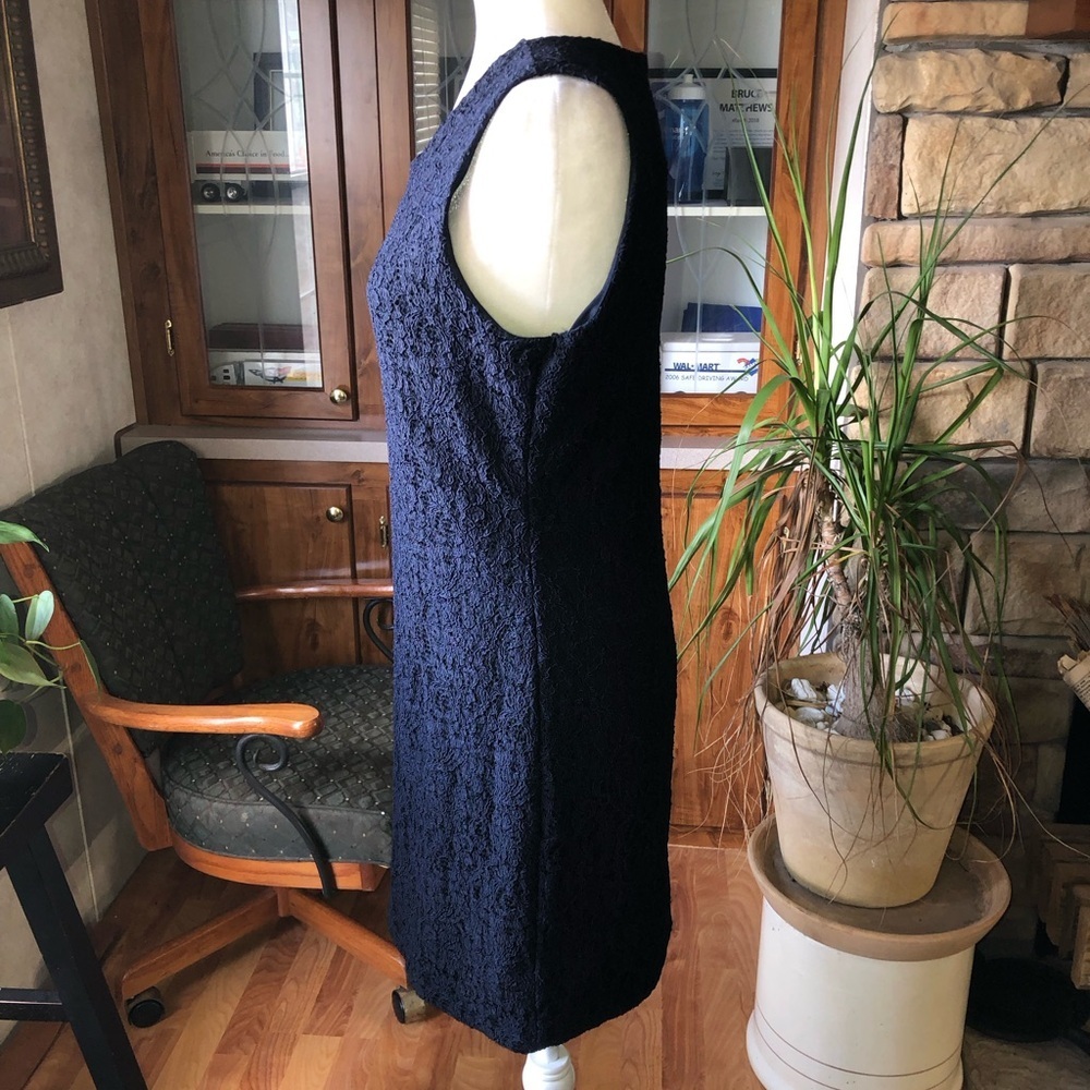 LIZ CLAIBORNE SIZE 10 NAVY BLUE SLEEVELESS DRESS FULLY LINED EMBROIDERED LACE - Picture 5 of 9